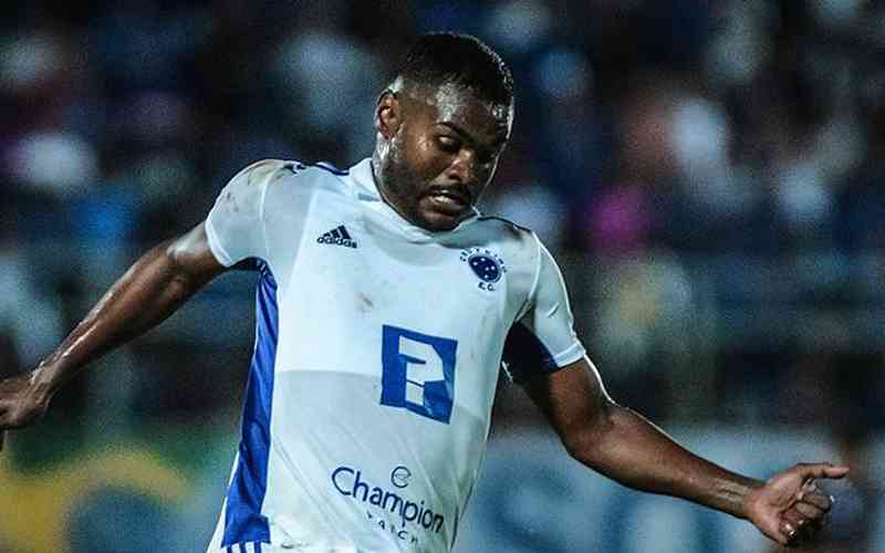 Comentarista exalta estreia de Nikão pelo Cruzeiro: ‘Um monstro em campo’