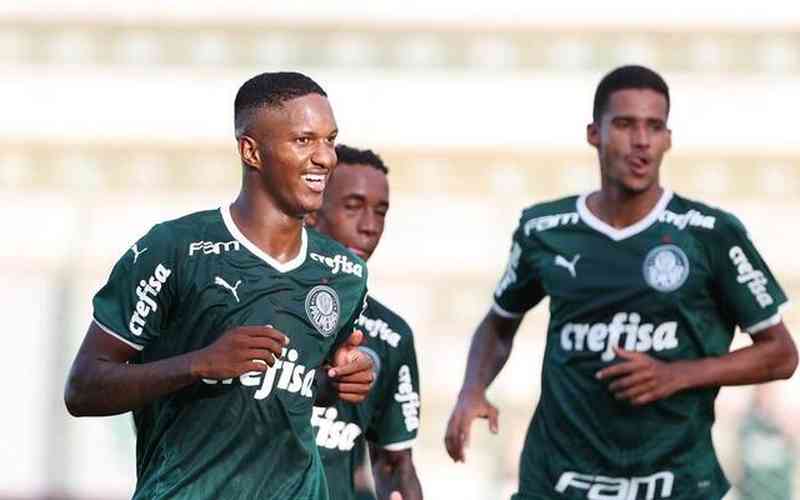 Palmeiras goleia Sampaio Corrêa, segue 100% e avança na Copinha