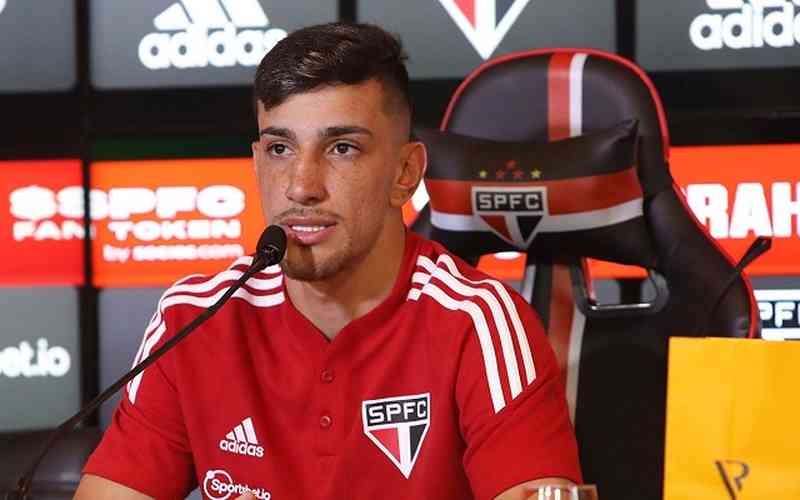 Ex-América, Pedrinho revela por que voltou ao Brasil após 3 meses na Europa