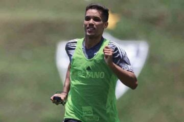 Pedrinho se destaca na pré-temporada, e Atlético tenta prorrogar empréstimo