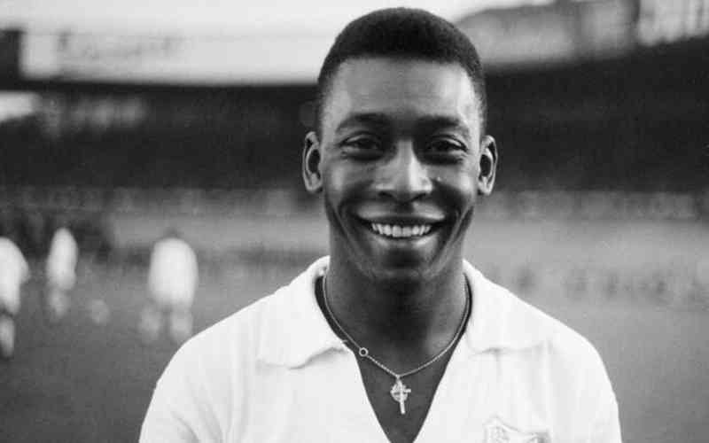 Um ano após morte, Pelé virou nome de estádios e prêmios, ganhou mausoléu e dia especial