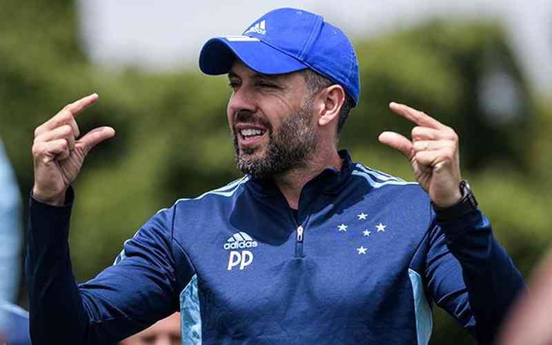 Cruzeiro ainda pode contratar para todas as posições, revela Pezzolano