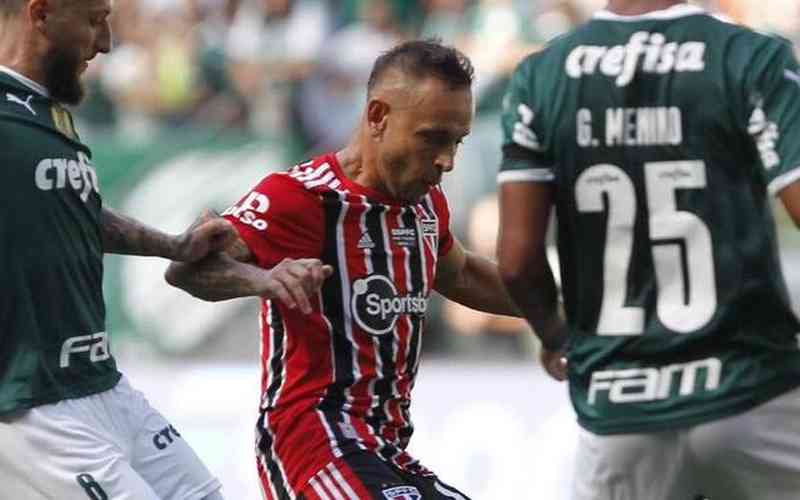 Rafinha revela conversa com o Atlético e quase acerto com o Cruzeiro