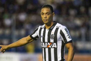 Ex-Atlético, Ricardo Oliveira acerta com o Brasília