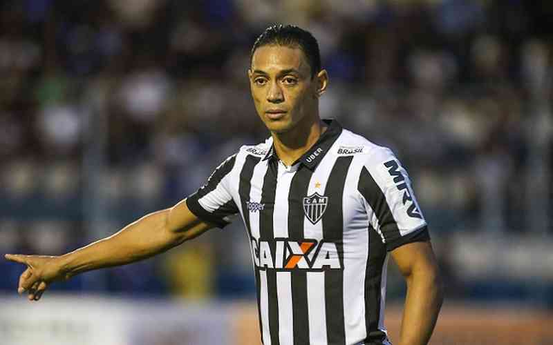 Ex-Atlético, Ricardo Oliveira acerta com o Brasília