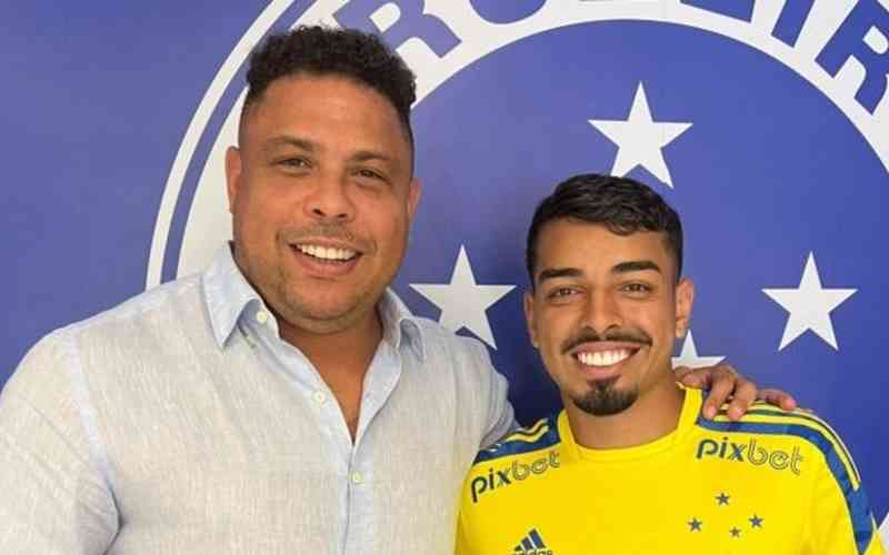 Ex-Cruzeiro, Bidu revela conselho de Ronaldo antes de ida ao Corinthians