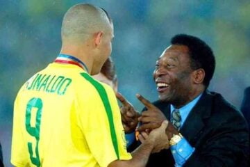 Ronaldo faz homenagem a Pelé em live e justifica ausência em velório