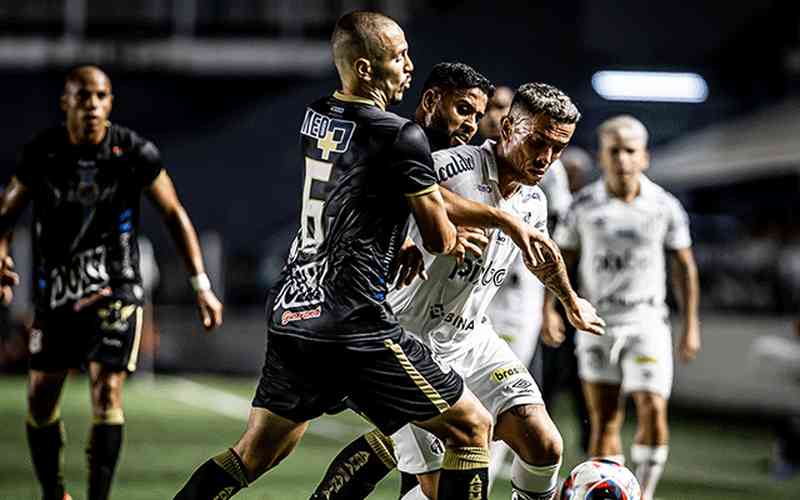 Santos empata com Água Santa, chega ao 3º jogo sem vencer e ouve vaias