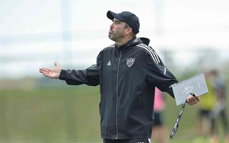 Atlético encara Tombense pelo Mineiro para aprimorar ‘estilo Coudet’