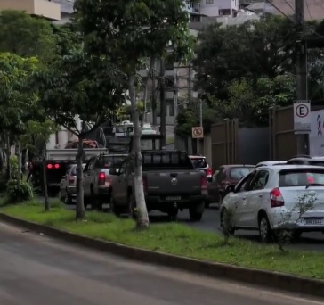 Itabira: obras de asfaltamento causa congestionamento na avenida das Rosas; confira os desvios