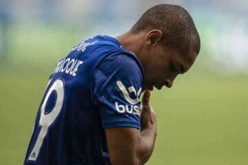 Após saída polêmica, Vitor Roque mostra carinho pelo Cruzeiro: ‘Sou grato’