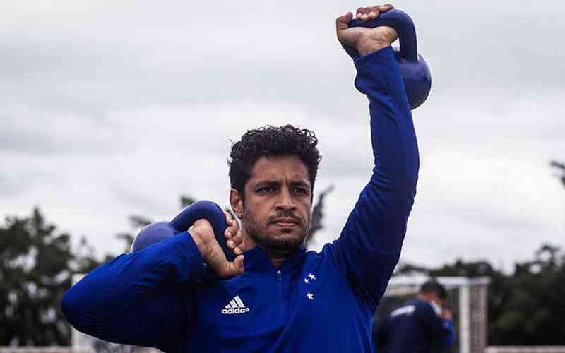 ‘Cruzeiro meteu o pé quando precisei de ajuda’, desabafa Léo, sobre 2020