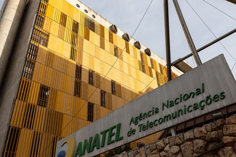Anatel ordena bloqueio de 5 milhões de aparelhos piratas de TV a cabo