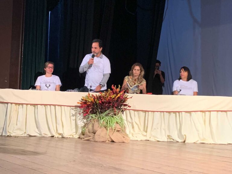 Prefeitura diz que irá pagar novo piso salarial dos professores