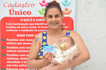 Cartão Auxílio Natalidade é entregue pela primeira vez em Monlevade; entenda
