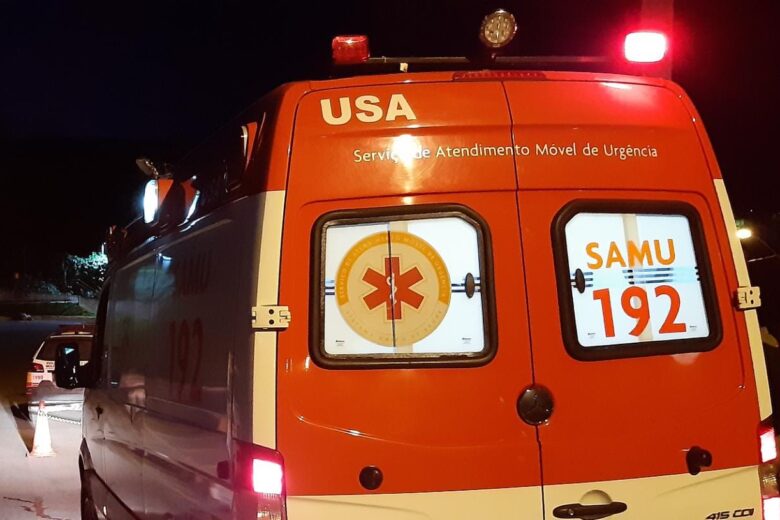 Homem é encontrado inconsciente durante incêndio em residência