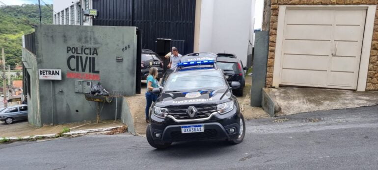 Homem é preso após dar vários socos em criança de nove anos