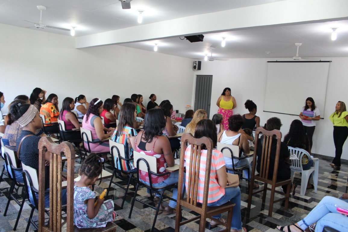 Monitoras do Rota participam de curso de formação em Monlevade