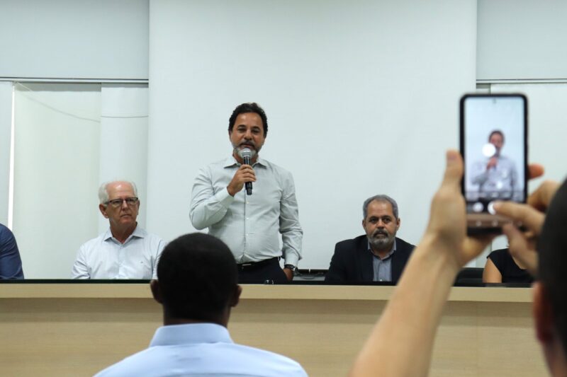 Itabira deverá se tornar macro polo complementar de saúde, diz Marco Antônio Lage