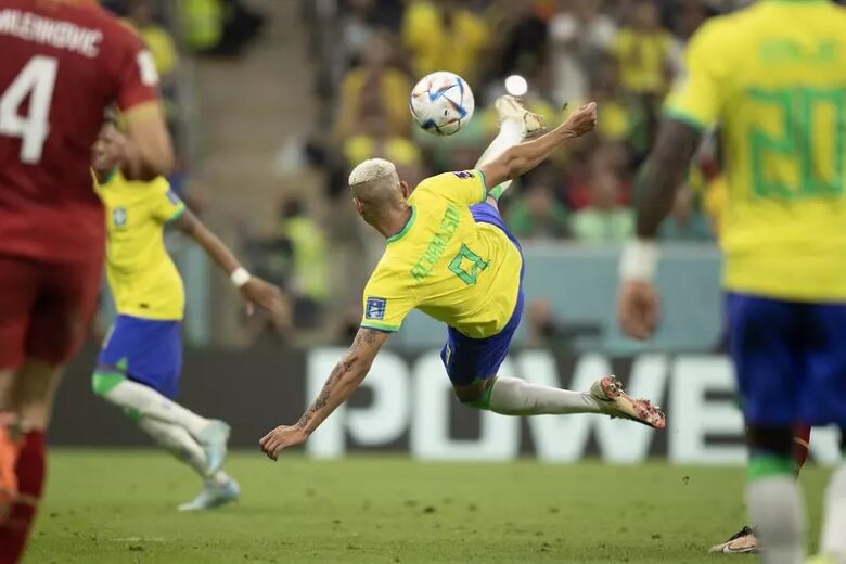Gol de Richarlison na Copa do Mundo é finalista do Prêmio Puskás