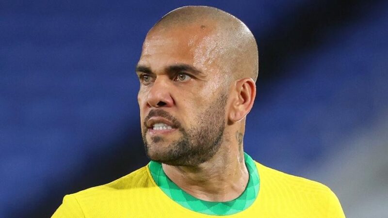 Preso desde janeiro, Daniel Alves completa aniversário de 40 anos na Espanha