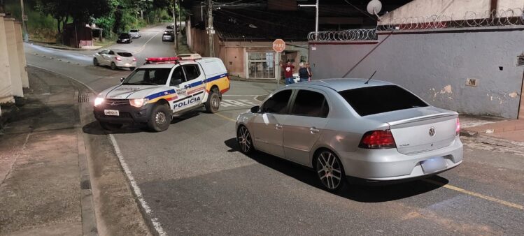 PM recupera veículo roubado e prende foragido em Itabira