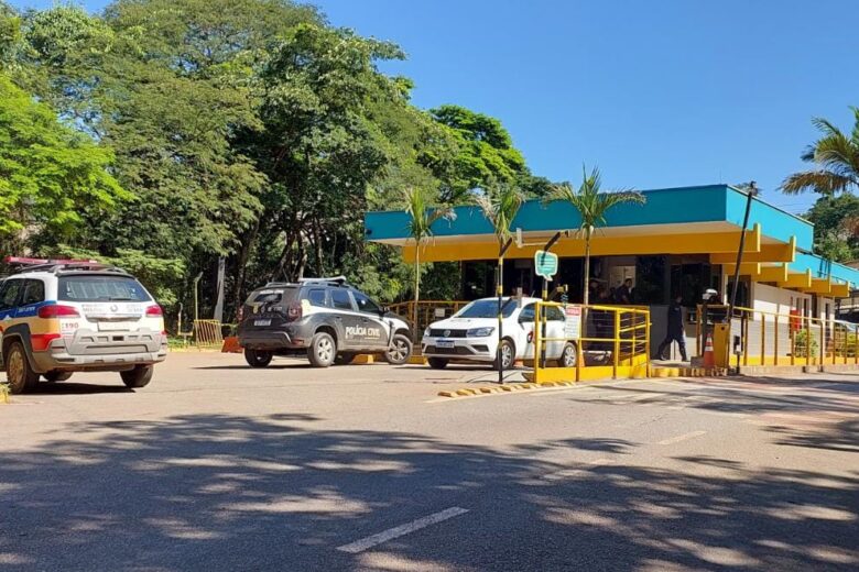 Bandidos atiram contra portaria da Vale e roubam armas de vigilantes