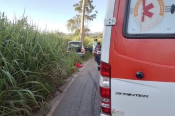 Três pessoas ficam feridas em acidente na estrada Cento e Cinco