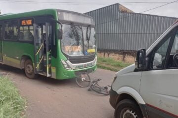 Ciclista é socorrido após colisão frontal com ônibus em Itabira