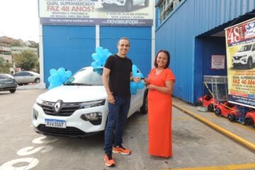 Nova Europa entrega Renault Kwid Zen a vencedora de sorteio