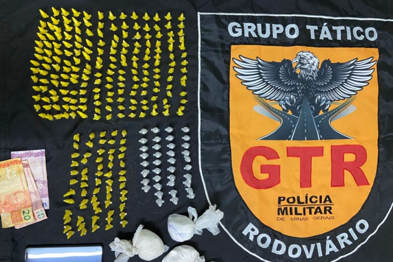 Tático Rodoviário apreende quase 300 pinos de cocaína em Itabira