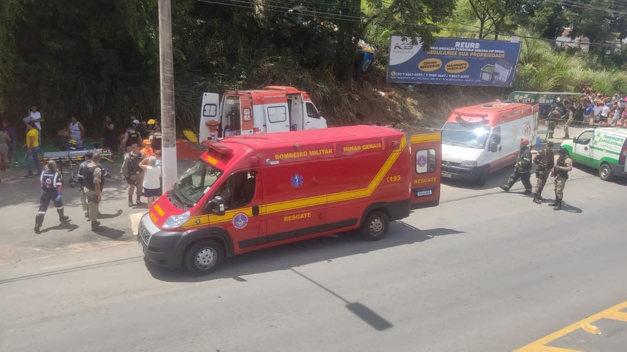 Acidente grave com van escolar deixa 15 crianças feridas em Santa Luzia