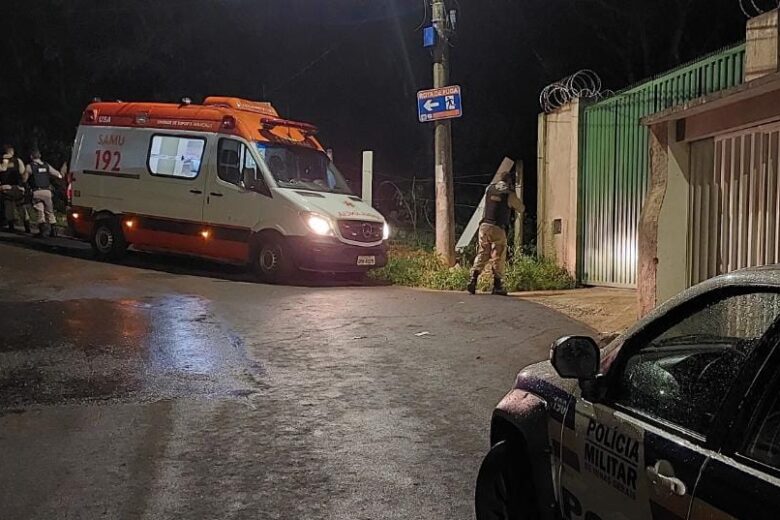 Após ser baleado no pescoço, homem é socorrido em Itabira