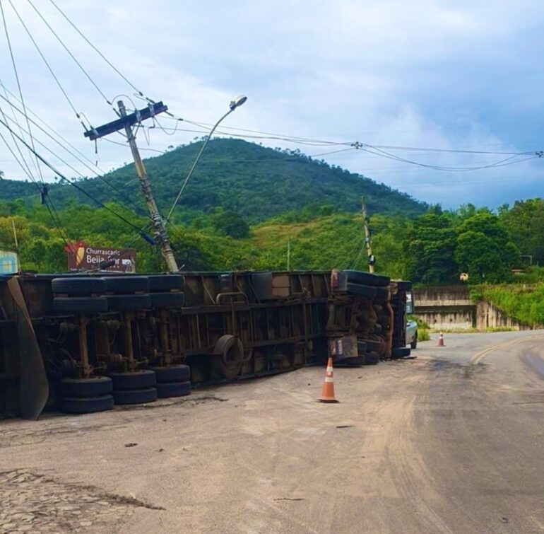 Dois acidentes são registrados na BR-381 nesta manhã. Confira situação da rodovia!