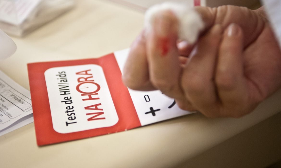 Monlevade realizará testes rápidos gratuitos pré-carnaval no dia 14
