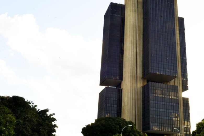 Entidades do setor produtivo fazem ressalva a juros altos