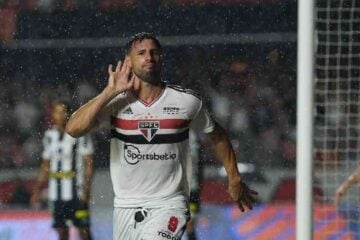 São Paulo vence clássico, alivia pressão e complica Santos no Paulista