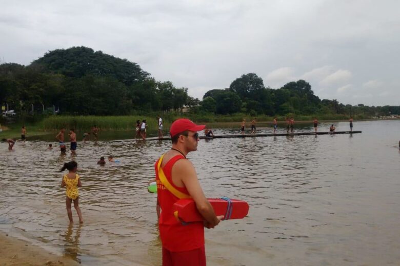 Férias e verão: afogamento é a principal causa de morte de crianças de 1 a 4 anos de idade no Brasil