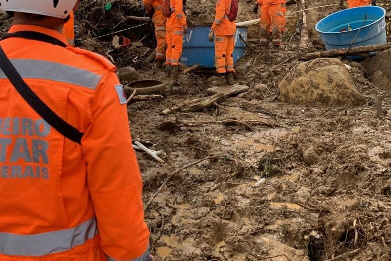 Bombeiros de Minas vão ajudar nas buscas após terremoto na Turquia