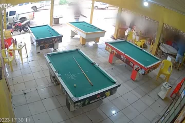 Dupla mata sete pessoas após perder partidas de sinuca em bar