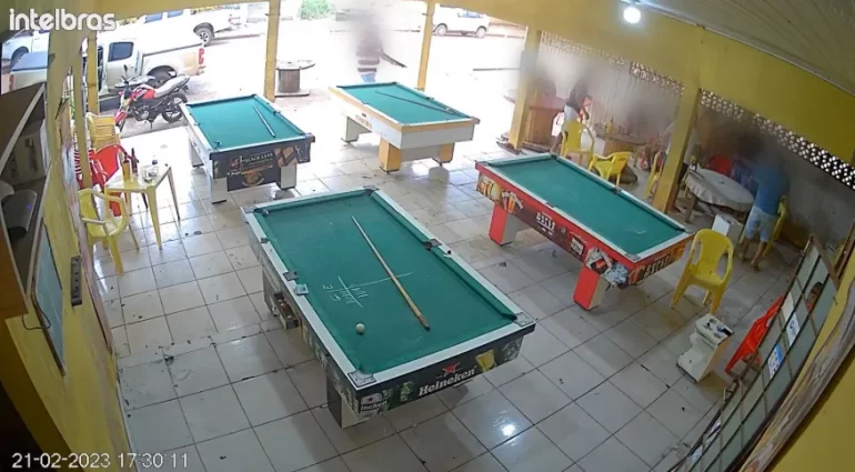 Dupla mata sete pessoas após perder partidas de sinuca em bar