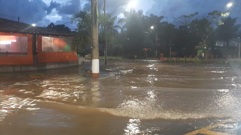 Regionais de BH registram mais de 50 mm em 4 horas e previsão indica mais chuva nesta quarta-feira