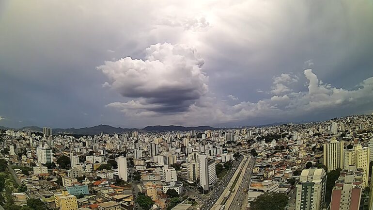 Acaba o ano, mas não acaba janeiro… Confira a previsão do tempo para o início da semana