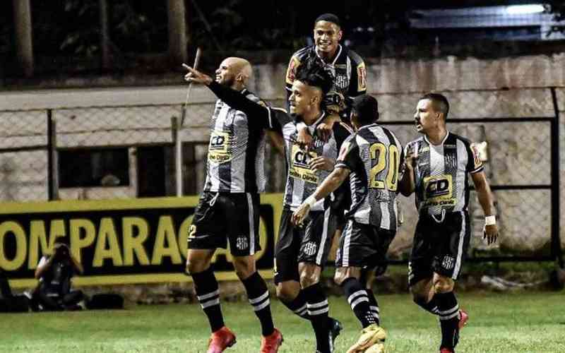 Democrata-GV encara Santa Cruz e tenta feito inédito na Copa do Brasil