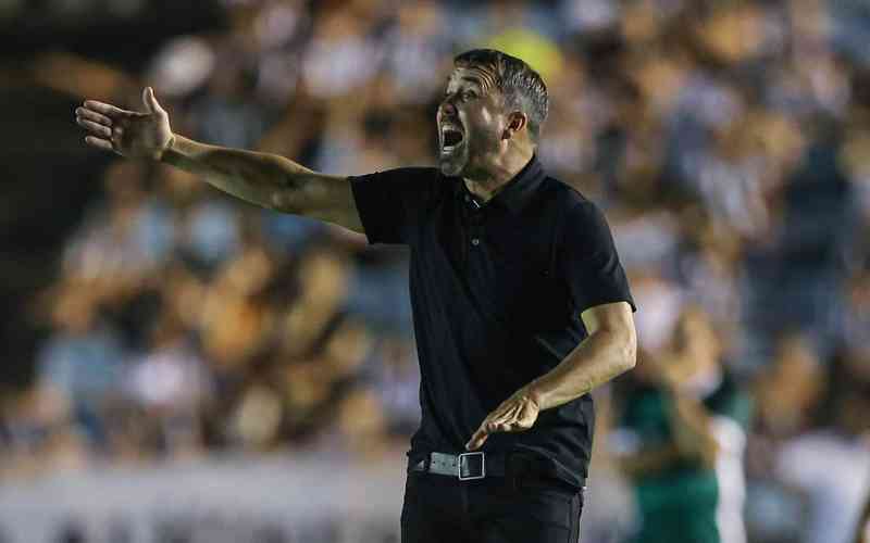 Coudet agradece jogadores e fala em ‘intenção de jogo definida’ no Atlético