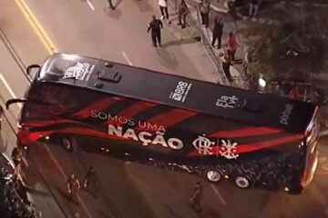 Flamengo embarca para o Mundial de Clubes nos braços da torcida; veja vídeo
