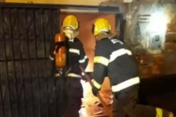 Homem ateia fogo na própria casa com filho cadeirante e neta dentro