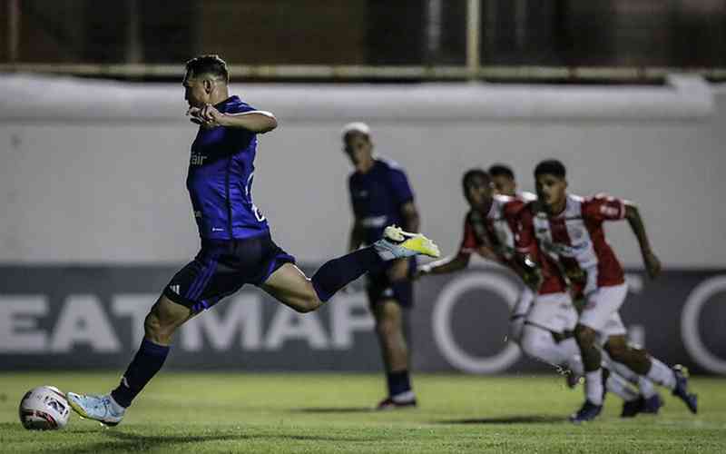 Cruzeiro dobra o número de gols marcados em 2023 em goleada sobre o Villa