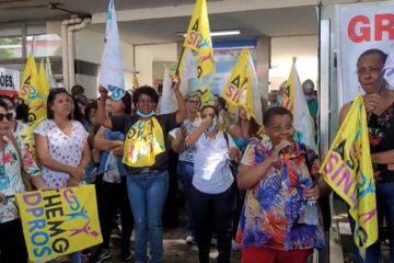 Servidores da Fhemig entram em greve e protestam contra aumento no número de plantões