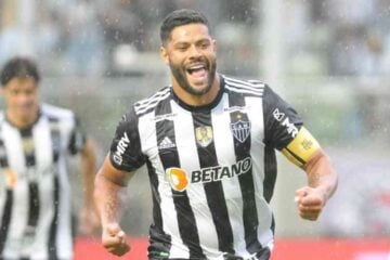 Hulk visita Arena MRV e negocia camarote com CEO do Atlético